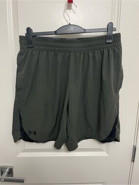 Under Armour Men's Performance Olive Green Shorts in size XL